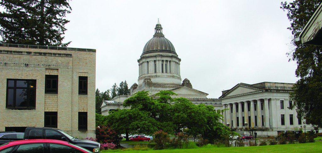 Capitol Building in Olympia. The "White House" press building out of view. Photo by Giovanni Roverso